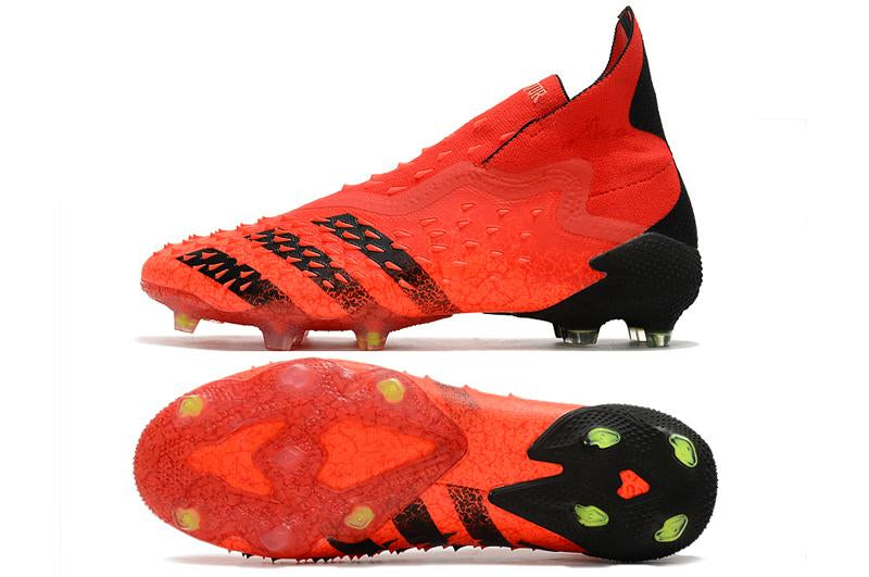 Chuteira Predator Freak Campo–Elegante