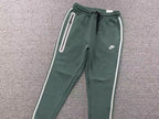 Conjunto Nike Tech Fleece Verde (Reflective)