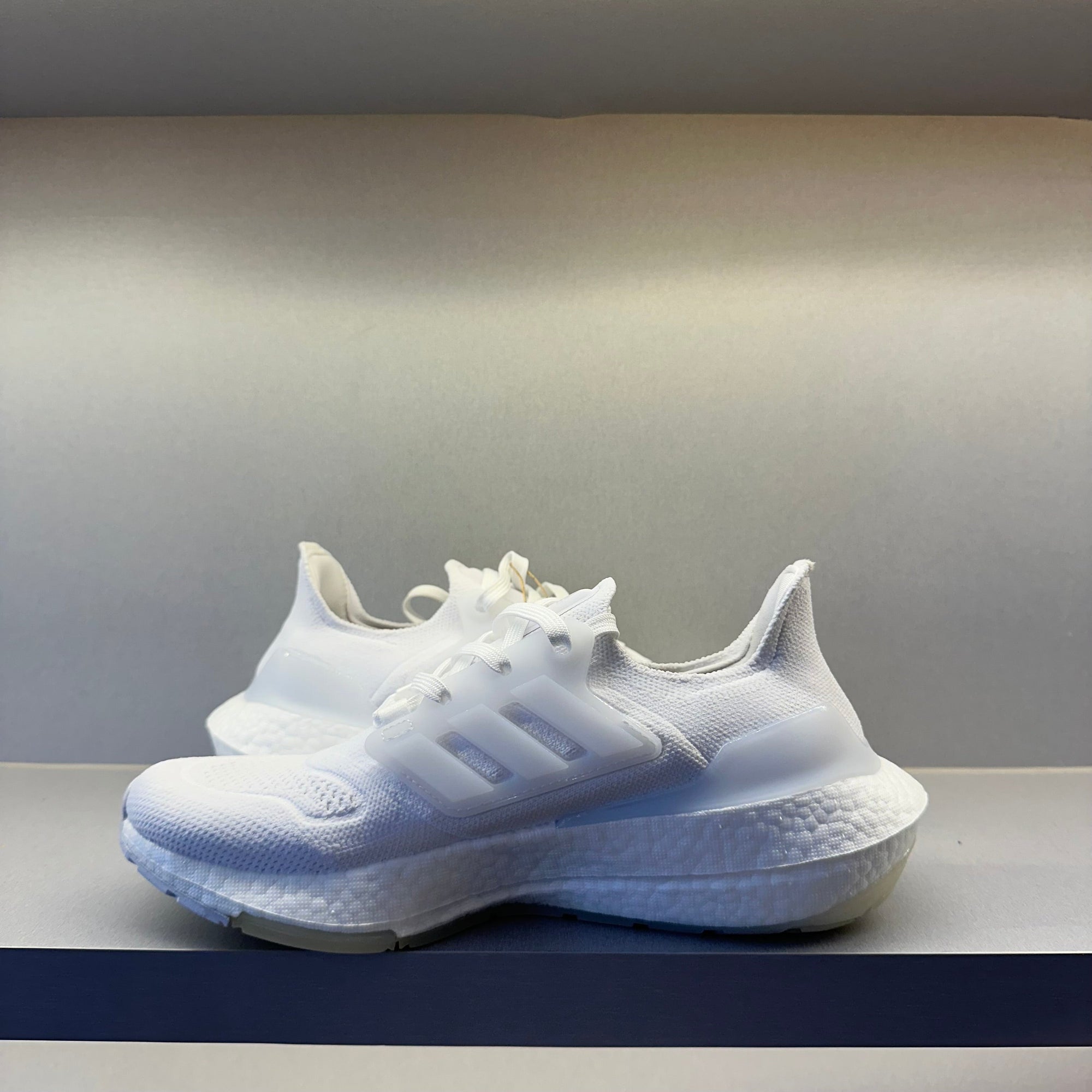 Adidas UltraBoost 22 Triple White (Pronta Entrega)