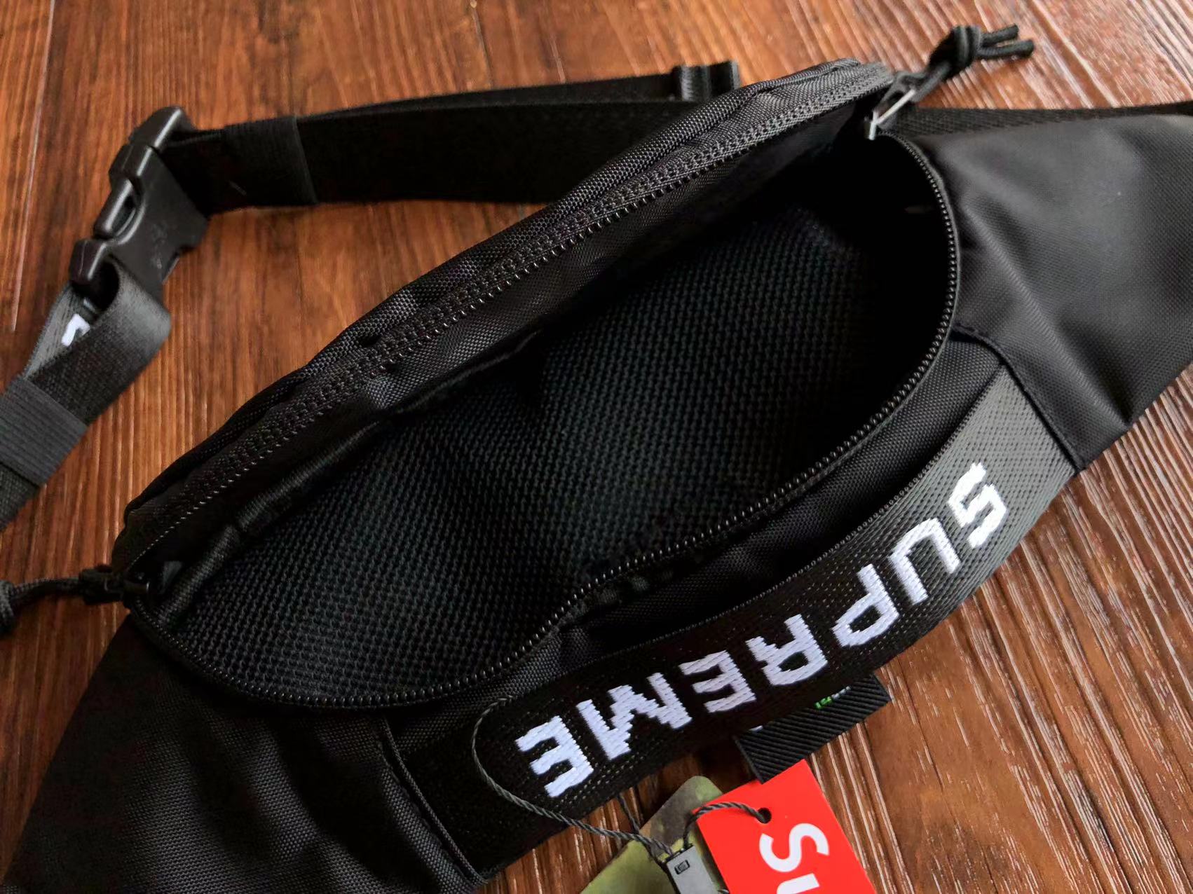 Supreme WaistBag Black (Pronta Entrega)