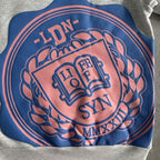Conjunto Syna World College Logo Cinza/Rosa