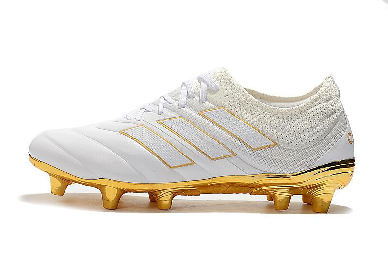 Chuteira Copa 19 Campo–Clássico