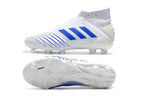 Chuteira Predator 19 Campo–Clássico