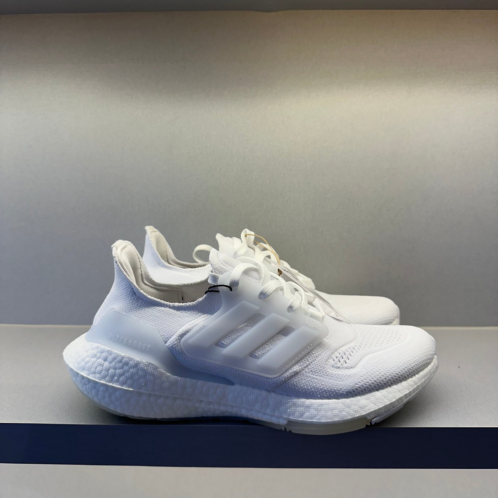 Adidas UltraBoost 22 Triple White (Pronta Entrega)