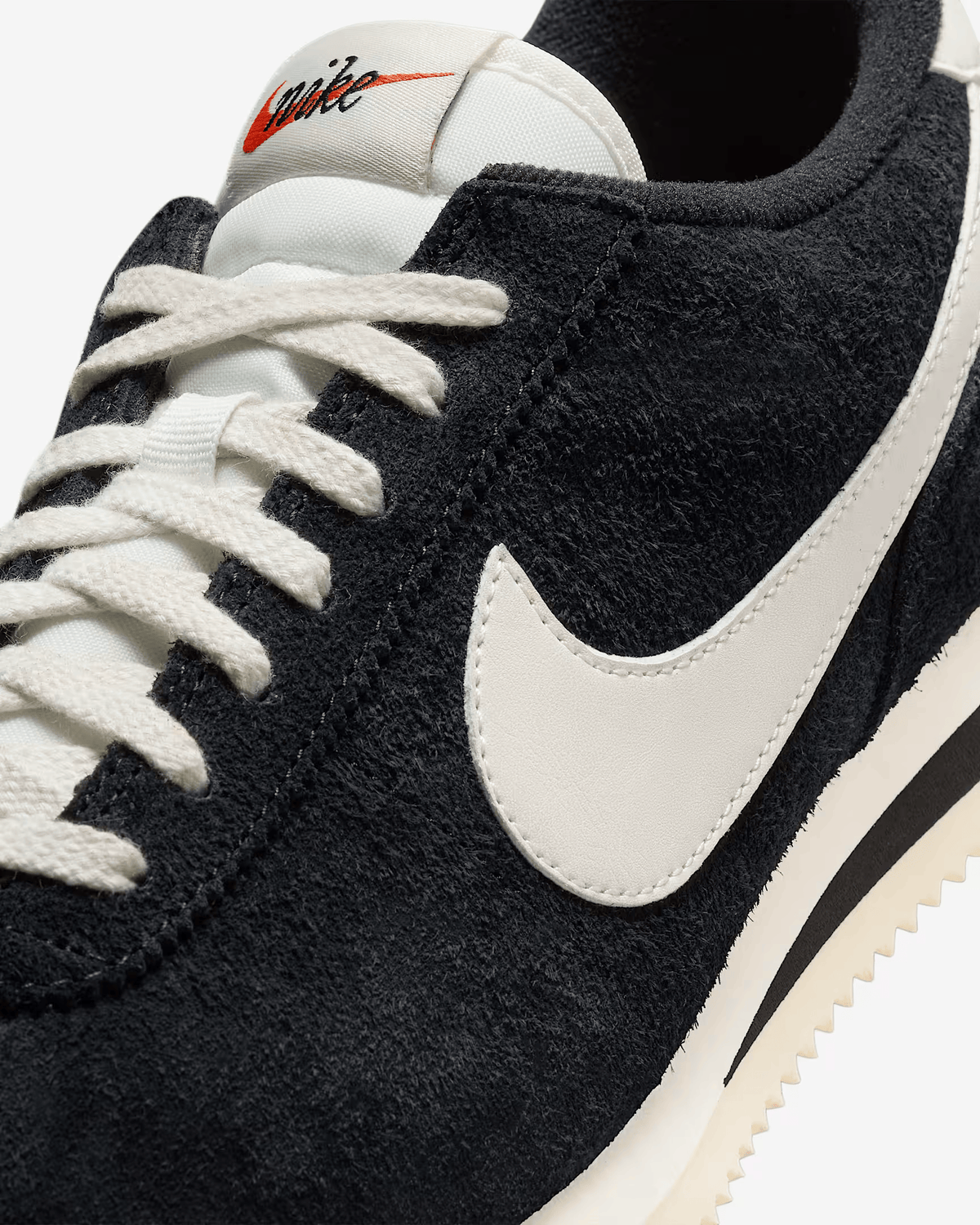 CORTEZ Preto com Vintage Suede Branco Clean